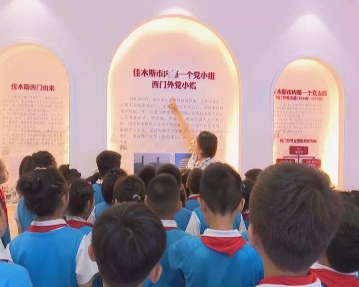 小贾伦-杰克逊:我们的防守轮转补位很快 一些好的事情因此发生了